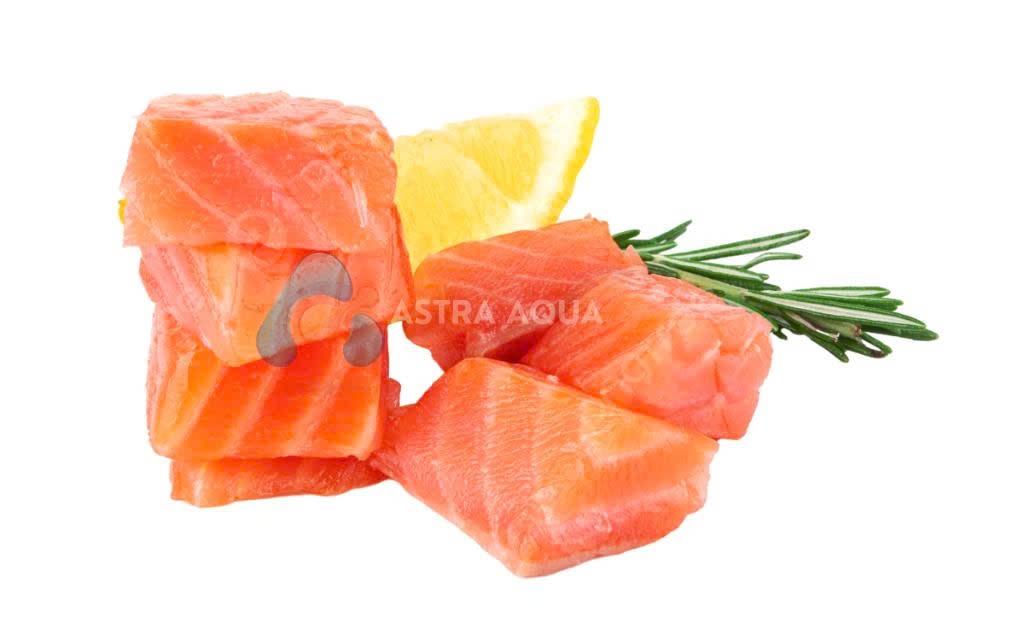 Cá hồi cắt khối vuông 