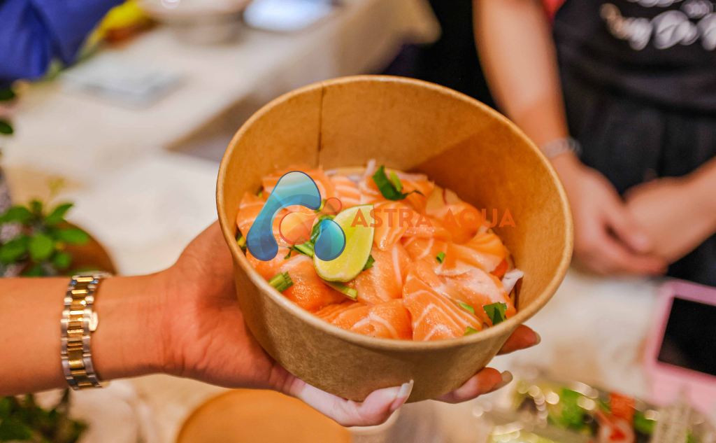 cá hồi cắt lát sashimi 